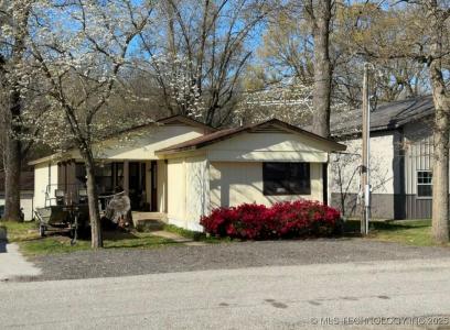 61113 E 310 Road, Grove, Oklahoma 74344, USA