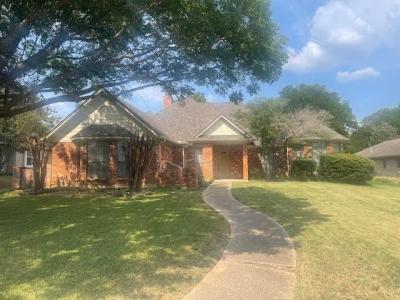 1823 Green Tree Lane, Duncanville, Texas 75137, USA