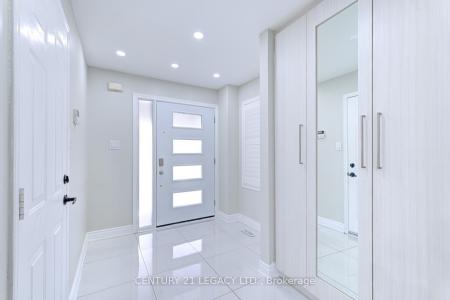 21 SERENITY LANE, Brampton, Ontario L6R 2T1, Canada