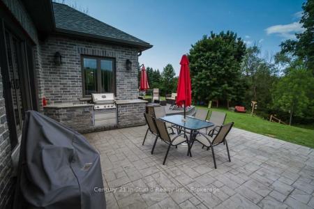 72235 LAKESHORE DRIVE, R.R. #1 DRIVE, Bluewater, Ontario N0M 2T0, Canada