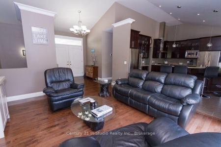 72235 LAKESHORE DRIVE, R.R. #1 DRIVE, Bluewater, Ontario N0M 2T0, Canada