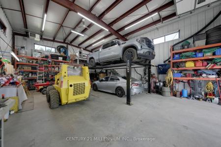 5995 17TH SIDE ROAD, King, Ontario L0G 1T0, Canadá