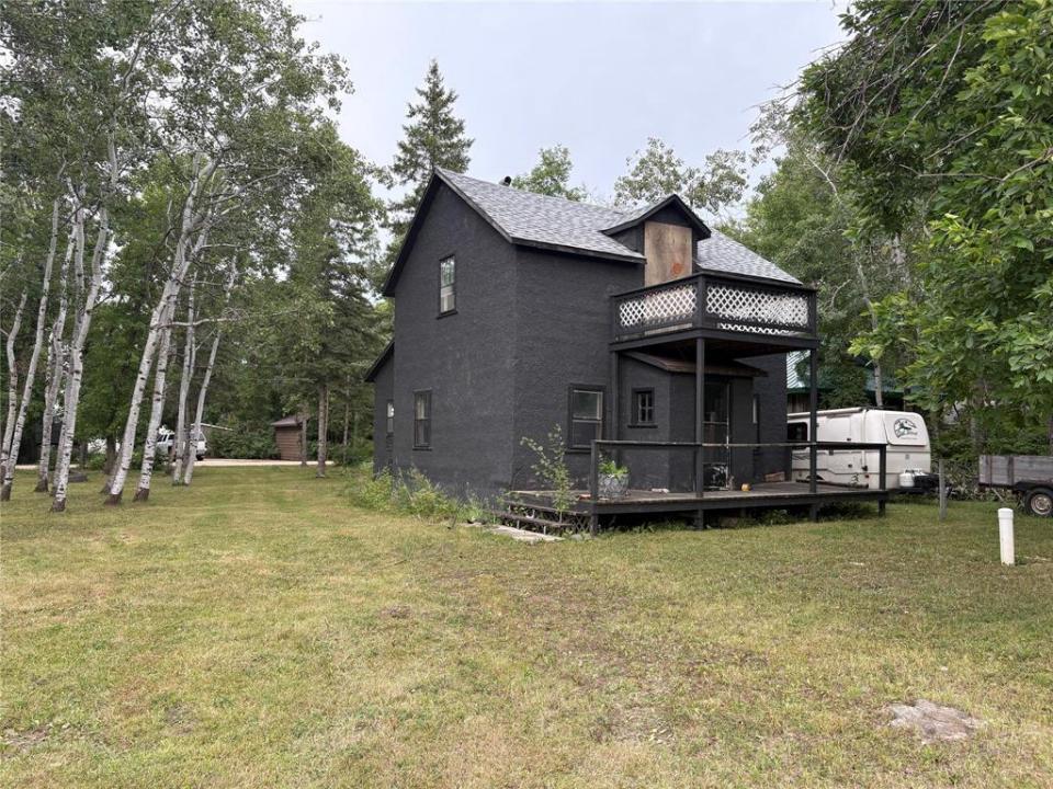 231 CAMPBELL AVENUE WEST, Dauphin, Manitoba R0L 1K0, Canada