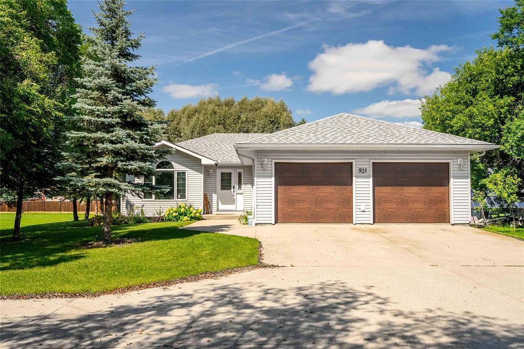 931 MAIN STREET, Steinbach, Manitoba R5G 1Z9, Kanada