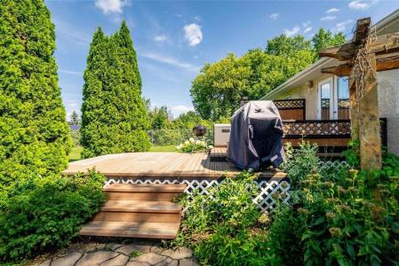 931 MAIN STREET, Steinbach, Manitoba R5G 1Z9, Kanada