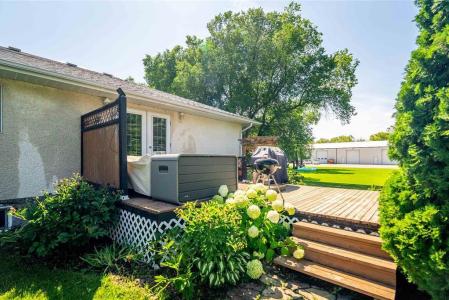 931 MAIN STREET, Steinbach, Manitoba R5G 1Z9, Kanada