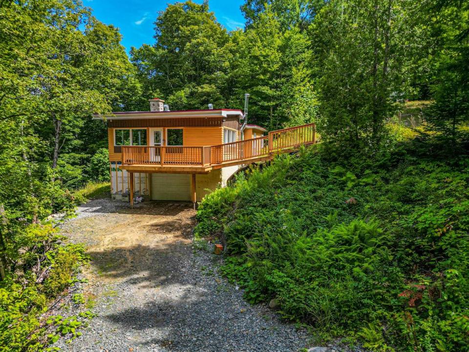 2217  Mtée d'Argenteuil, Saint-Adolphe-d'Howard, Quebec J0T 2B0, Canadá