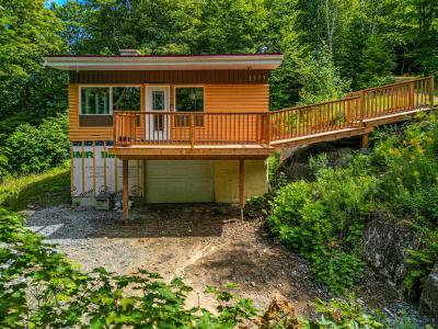 2217  Mtée d'Argenteuil, Saint-Adolphe-d'Howard, Quebec J0T 2B0, Canadá