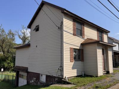 1368 Cardiff Road, Nanty-Glo-, Pennsylvania 15943, Estados Unidos