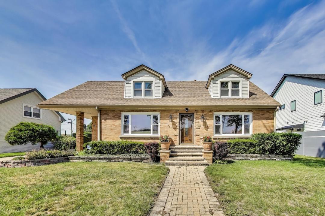 4962 N Oconto, Harwood Heights, Illinois 60706