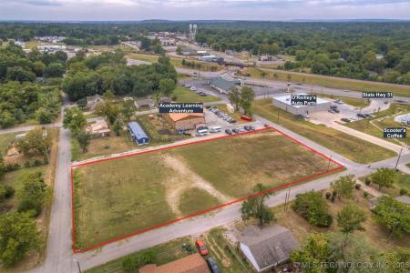 E Dogwood Street, Coweta, Oklahoma 74429, USA