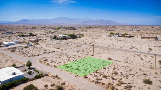 2459 Shore Gem Avenue, Thermal, Kalifornia 92274, USA