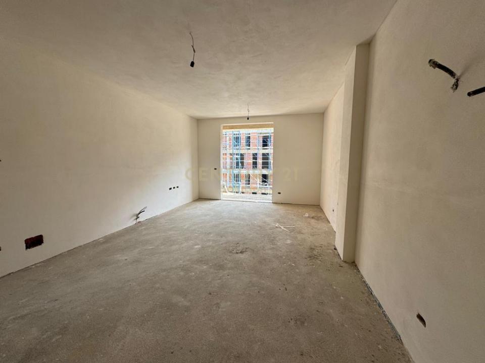 Bulevardi i Ri, Tirana, אלבניה