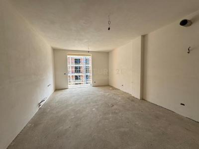 Bulevardi i Ri, Tirana, אלבניה