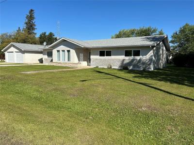 5 BETTY STREET, Pine Falls, Manitoba R0E 1M0, Canada