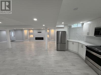 932 SCHAEFFER OUTLOOK, Newmarket (stonehaven-wyndham), Ontario L3X 1V9, Canada