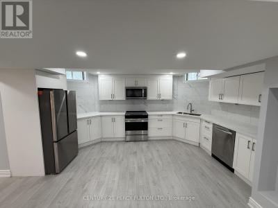 932 SCHAEFFER OUTLOOK, Newmarket (stonehaven-wyndham), Ontario L3X 1V9, Canada