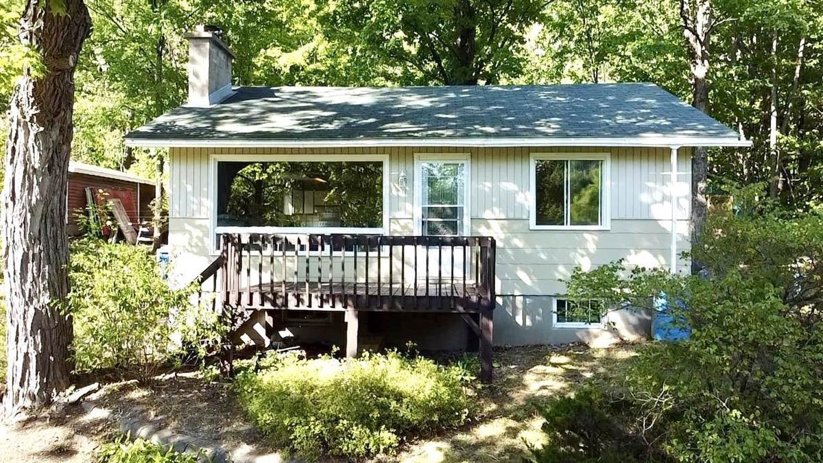 566 Route 105, Chelsea, Quebec J9B 1L2, Kanada