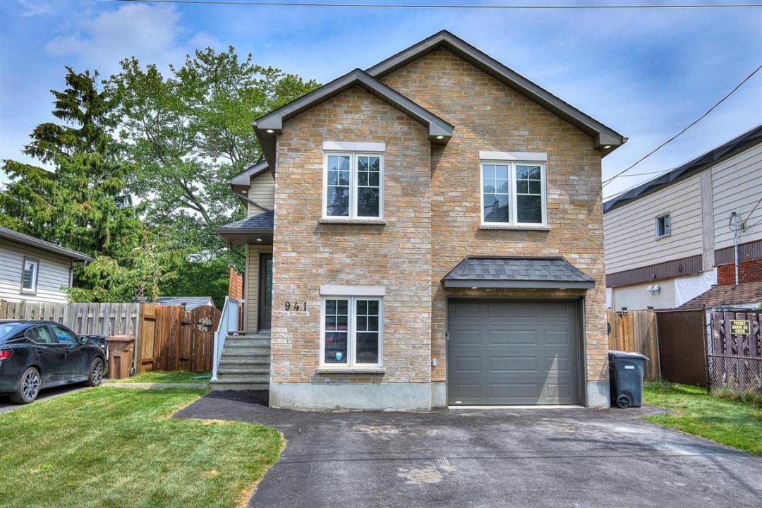 941 10e Avenue, Laval (Fabreville), Quebec H7R 4M6, Canadá