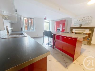 Mozac, Owernia 63200, Francja