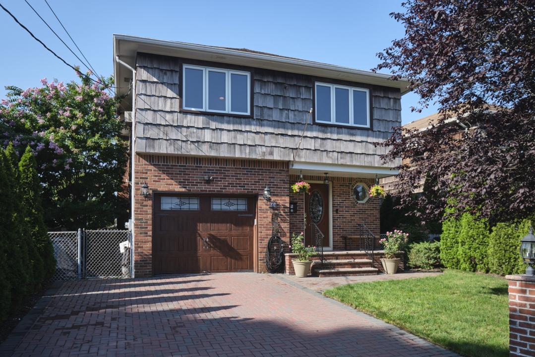 34 Vandewater, Floral Park, New York 11001