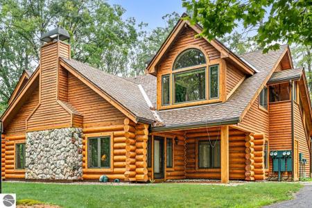 584 Wild Turkey Lane, Lewiston, Michigan 49756, USA