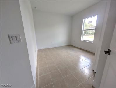 1103 Harold Avenue S, Lehigh Acres, Floryda 33973, USA