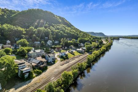 121 S Main St, Fountain City, Wisconsin 54629, Estados Unidos