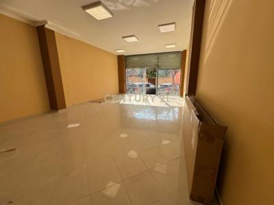 Rruga Barrikadave, Tirana, Albania