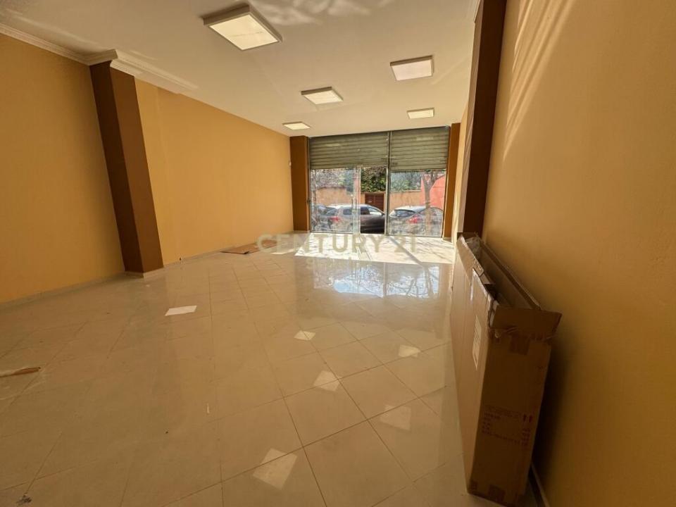 Rruga Barrikadave, Tirana, 알바니아