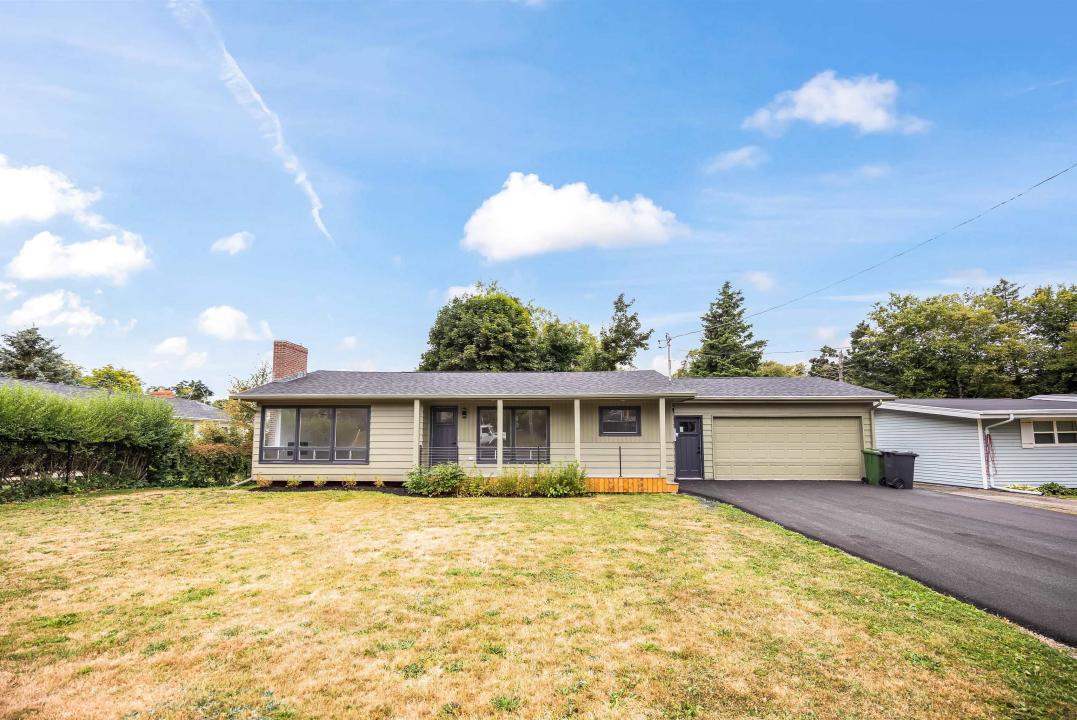 7 EDINBURGH DRIVE, Brighton, Prince Edward Island C1A 3E7, Canada