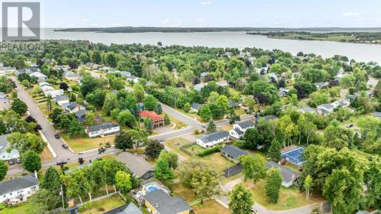 7 EDINBURGH DRIVE, Brighton, Prince Edward Island C1A 3E7, Canada