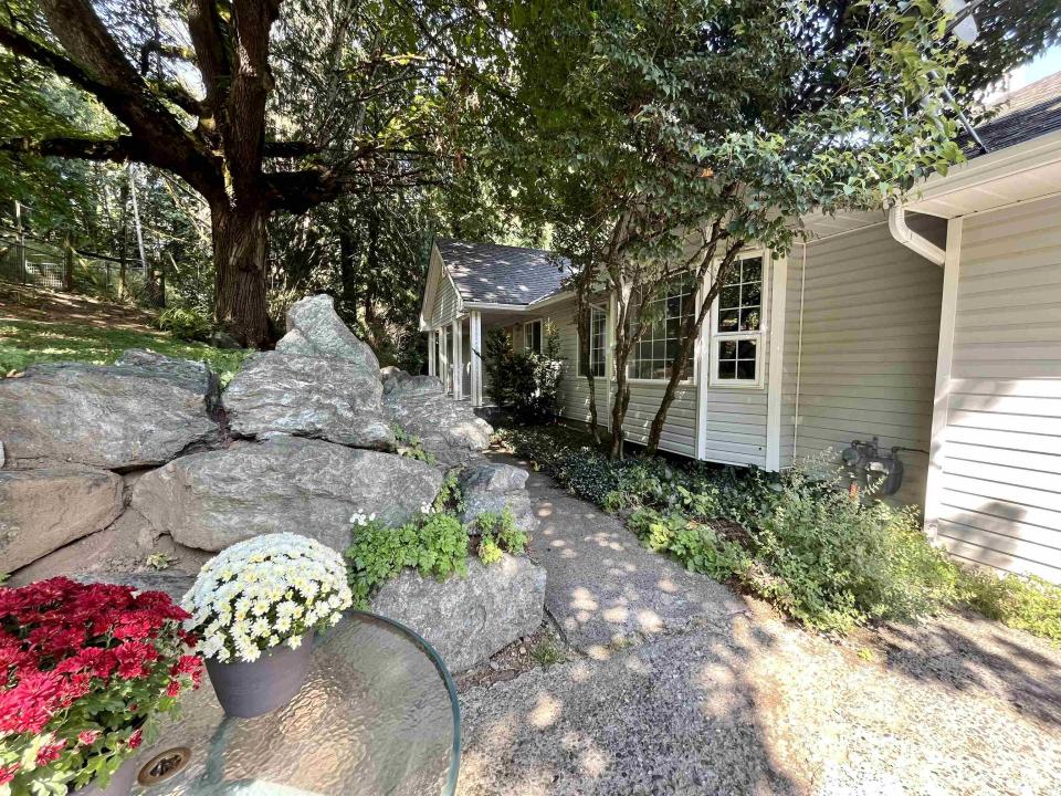 6080 ROSS ROAD, Ryder Lake, British Columbia V2R 4S6, Canada