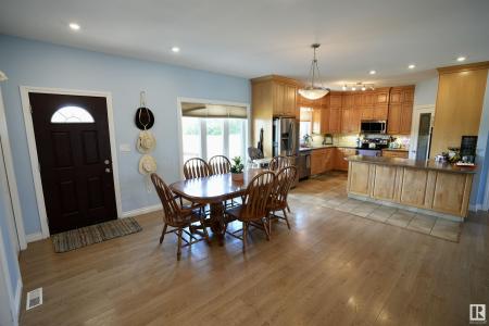 SW 28 54 11 W4, Rural Two Hills County, アルバータ T0B 4K0, カナダ