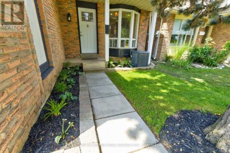 3045 DRIFTWOOD DRIVE, Burlington (brant Hills), Ontario L7M 1X8, CANADÁ