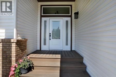 32 FAIRVIEW CLOSE EAST, Brooks, Alberta T1R 0N7, Canada