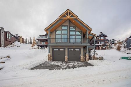 345 FEATHERTOP WAY, Big White, British Columbia V1P 1P3, Canada