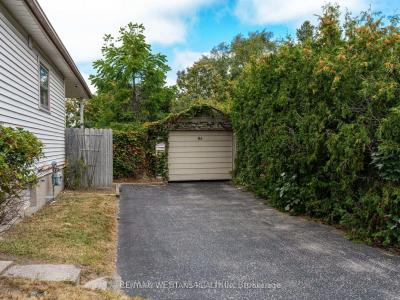 94 TAUNTON ROAD W, Oshawa, 安大略省 L1G 3T2, 加拿大