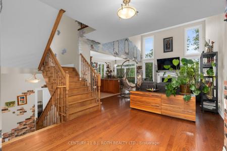 107 ALLEGRA DRIVE, Wasaga Beach, Ontario L9Z 0H5, Canada