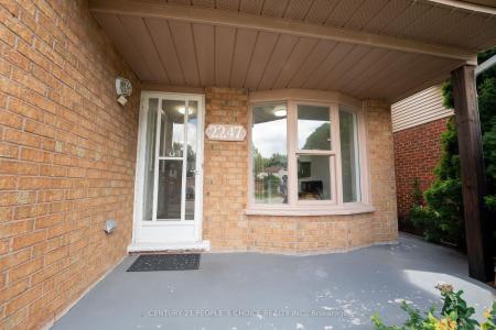 2247 SILVERBIRCH COURT, Burlington, Онтарио L7M 3H4, Канада