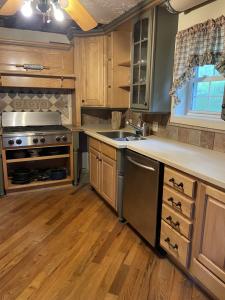 89 Teel Lane, Winona, West Virginia 25942