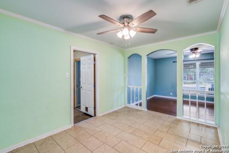 5210 Foxcross, Kirby, Texas 78219, USA