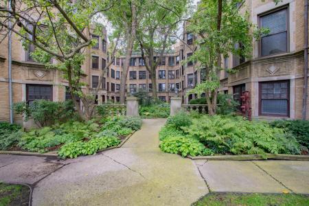 1225 W Lunt Avenue , 2B, Chicago, Illinois 60626, USA