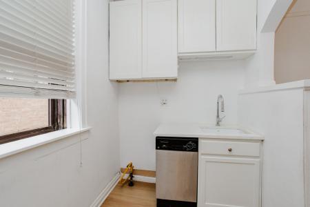 1225 W Lunt Avenue , 2B, Chicago, Illinois 60626