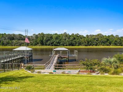 604 E Yacht Drive, Oak Island, North Carolina 28465, USA