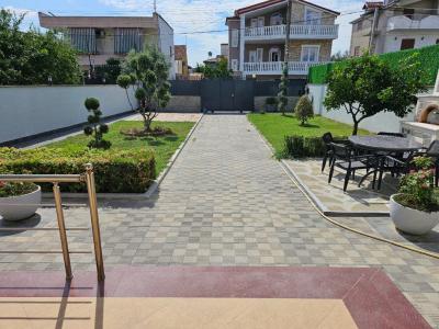 Kamez Qender, Tirana, Albânia