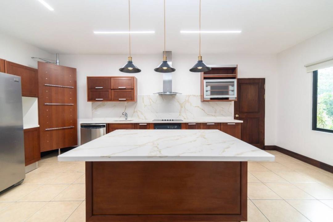 Condominio Hacienda Real 7B, Piedades Santa Ana, San José 00001, Costa Rica