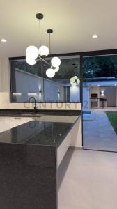 SAUCE Y ROSA GONZALES , Luque, Central 110901, Paraguai