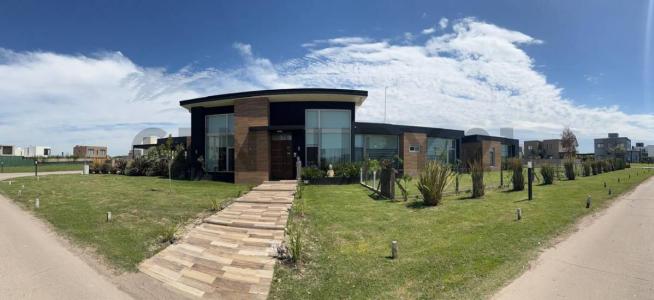 Sargento Cabral 5600, Esteban Echeverría, GBA Sur 00001, Argentina