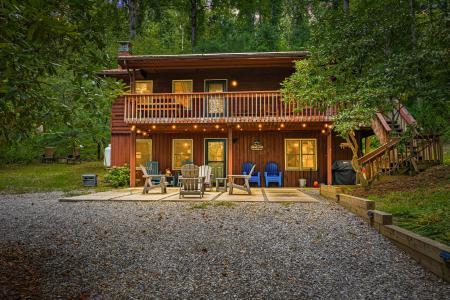 196 Hamburg Mountain Road, Weaverville, North Carolina 28787